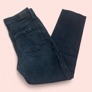 Hollister Ultra High-Rise Mom Jean